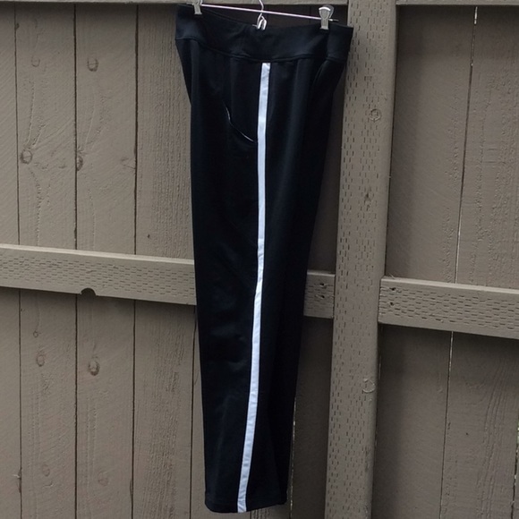 Nike Other - Nike Ladies Fit Dry Exercise Pants